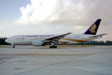 SINGAPORE AIRLINES BOEING 777 200 SIN RF 1139 5.jpg