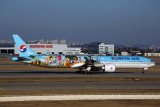 KOREAN AIR BOEING 777 300ER ICN RF 5K5A4094.jpg