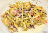 Rezanci Maremonti (Mushrooms, Shrimp, Garlic, Pink Sauce, White Wine)