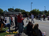 nice crowd at Price Chopper corner