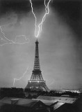 1902 - First photo of lightning striking the Eiffel Tower