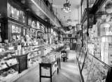 1910 - Drug store with soda fountain in Penn Station