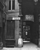 c. 1915 - Outside the George & Vulture pub