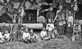 Buddhist teacher with pupils