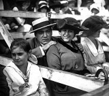 1918 - Enrico Caruso with his wife