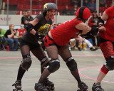 Roller Derby Rogue Warriors vs The Skateful Dead 01936 copy.jpg
