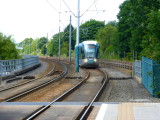 225 (2015) Alstom Citadis 302 @ David Lane - Approaching