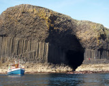 1433: Tourist boat at Fingals Cave