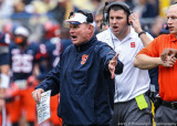 Syracuse Orange Head Coach Scott Shafer directs his team from the sidelines