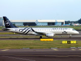 Emb 195  PH-EZX  