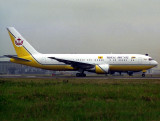 B767-200  V8-RBD 