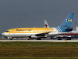 B737-200 C6-BEH  