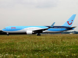 B76W  PH-OYI 
