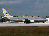 B737-800 N905NN 