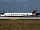 MD88 N914DE 