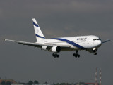 B767-300 4X-EAR 
