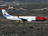 B737-800 EI-FJS 