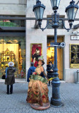 WELCOMING MANNEQUIN