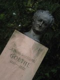 Goethe a visité 8 fois Heidelberg : ça mérite bien une statue !