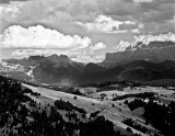 The Dolomites from the Alpe di Siusi.jpg