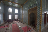 Istanbul Sultans Pavilion at Yeni Camii May 2014 6152.jpg