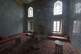 Istanbul Sultans Pavilion at Yeni Camii May 2014 6159.jpg