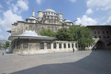 Istanbul Yeni Camii 2015 9353.jpg