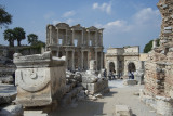 Ephesus Celsus Library from far October 2015 2836.jpg