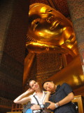 giant reclining gold buddha