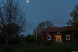 Medan vi snusade i Kalle & Klaras hus vakade månen över oss.