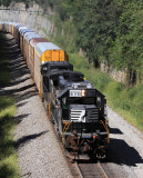 NS 6118, a former N&W SD40-2, leads train 275 South at Kings Mountain