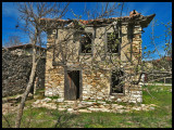 abandoned stone house 1smx.jpg
