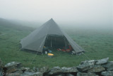 Our tent in the fog - Onze tent in de mist