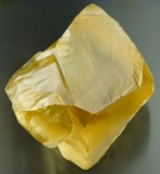 Calcite penetration twin, 6 cm gem, Sokolovskoe Iron Mine (Sokolovskiy Mine; Sokolnoye Mine), Kostanay Province, Kazakhstan.