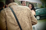 Insieme sotto la pioggia primaverile 
