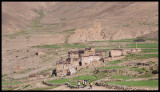 Porters arrive in Dhoro