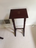NESTING TABLE