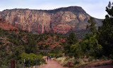 Hiking trail to the redrock 
