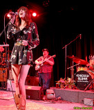 Nicki Bluhm 