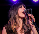 Nicki Bluhm