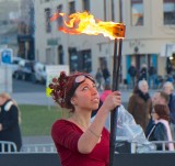 Fire-twirler, Bella