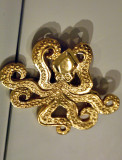 Achaean Octopus Golden Brooch