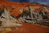 Mui Ne: red rock formations