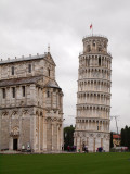 Leaning tower of Pisa behind the cathedral
