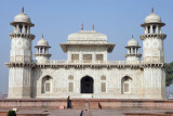 Agra, Itmad-Ud-Daulahs Tomb