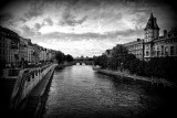 blkwhtseine355-copy-3pbw800.jpg