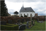 Protestants kerkje met openbare begraafplaats