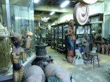 Antique shop along Thapae Gate Road