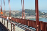 <strong>San Francisco<br><br>Sur le pont Golden Gate<br>On the Golden Gate Bridge</strong>