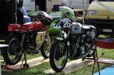 Ducati Desmo 250 et Triumph T100